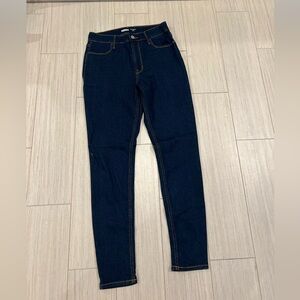 Dark skinny jeans